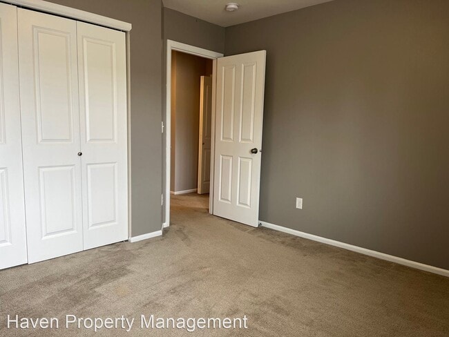 Building Photo - 4 br, 2.5 bath House - 5420 Discovery St E