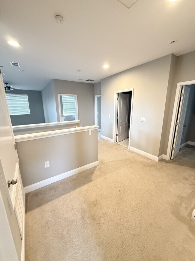 Building Photo - 8025 Navel Orange Ln