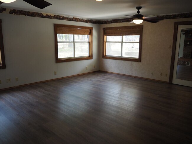 Building Photo - 7118 FM2931