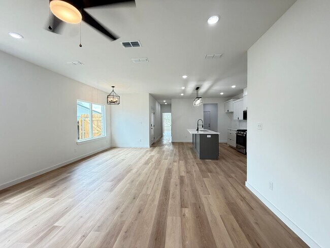 Building Photo - 6524 21st St