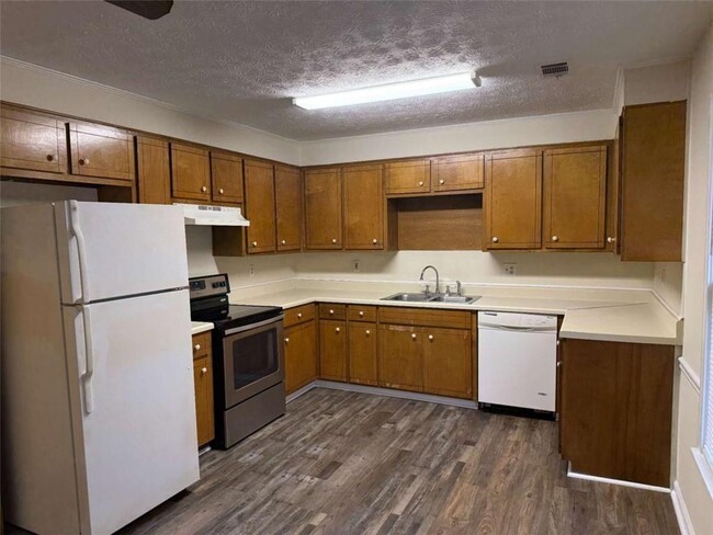 Building Photo - 80 Rolling Ridge Dr