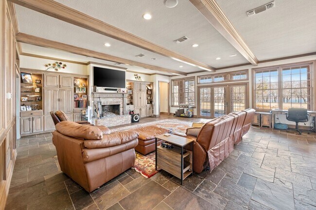 Building Photo - 208 Highpoint Cir