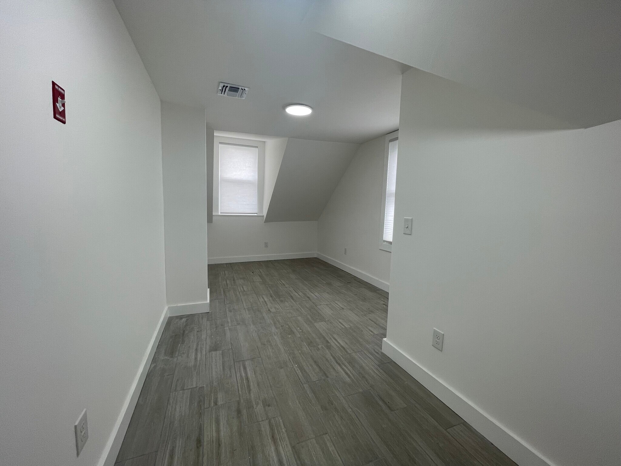 Building Photo - 148 Chilton St