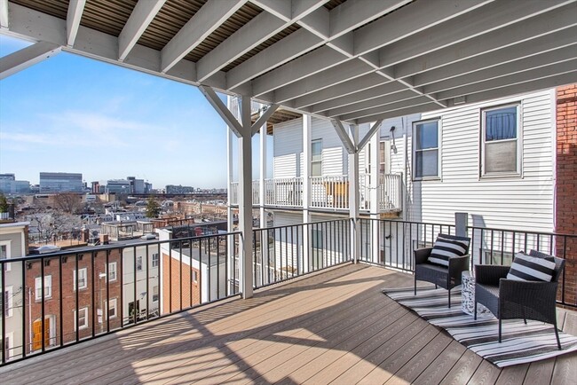 Building Photo - 274 Bunker Hill St