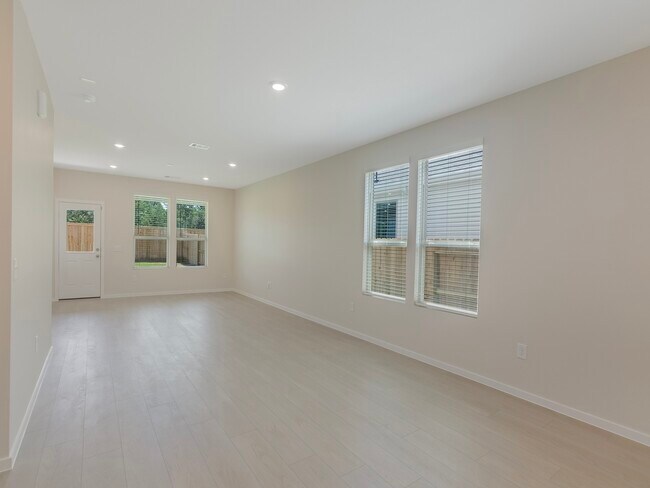 Building Photo - 15881 Blass Vly Dr