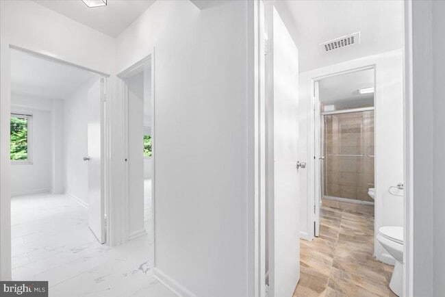 Building Photo - 4201 Cathedral Ave NW