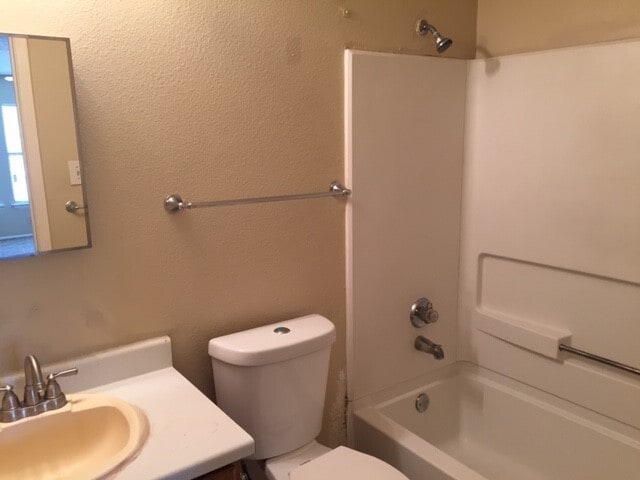 Building Photo - Spacious 4-Bedroom, 2.5-Bath Home with One-Car Garage!