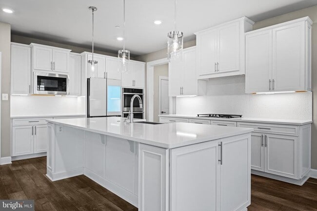 Building Photo - 7147 Starmount Ct