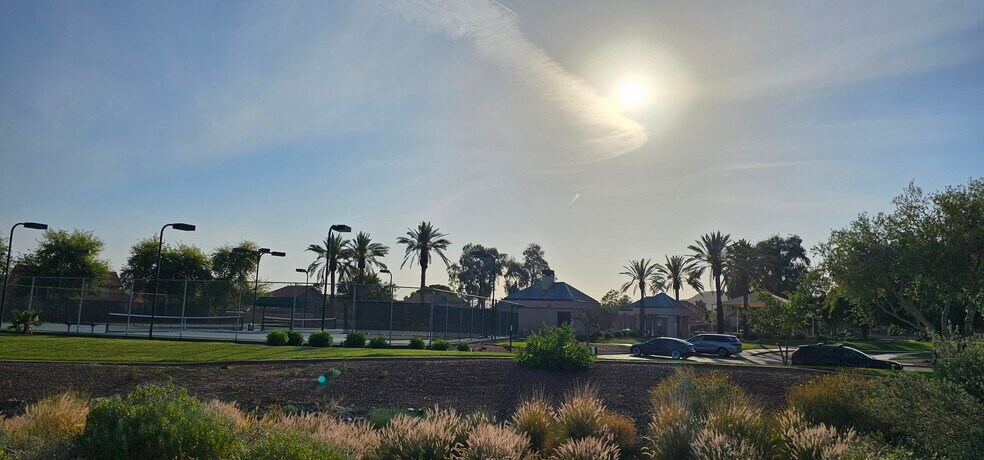 Building Photo - 3851 E Kent Dr