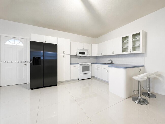 Building Photo - 14180 SW 8th Terrace