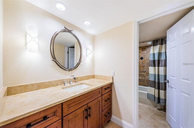 Building Photo - 240 Sand Key Estates Dr