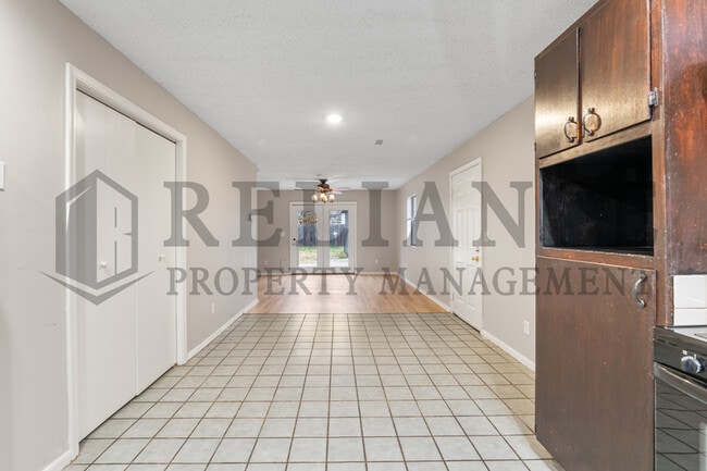 Building Photo - 235 Trout Ave