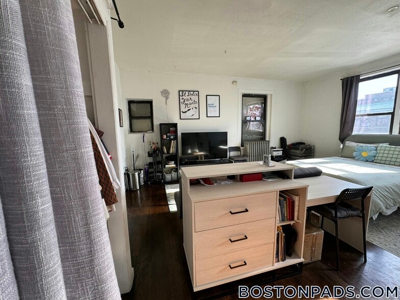 Building Photo - 153 Brighton Ave