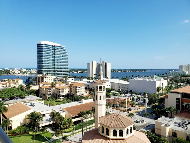 Building Photo - 801 S Olive Ave