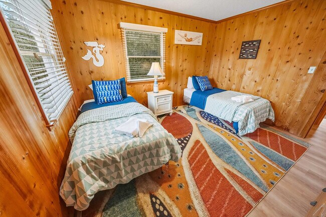 Building Photo - 4240 Johnston Ln