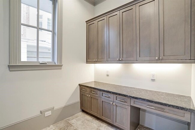 Building Photo - 1909 Revere St