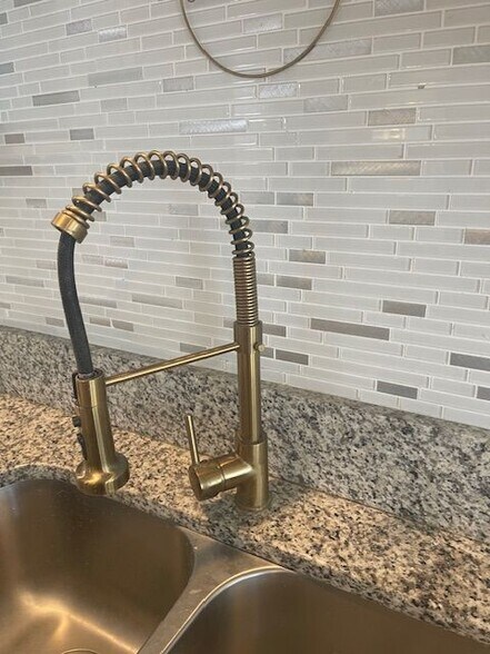 Building Photo - 1760 Tee Dee Ln