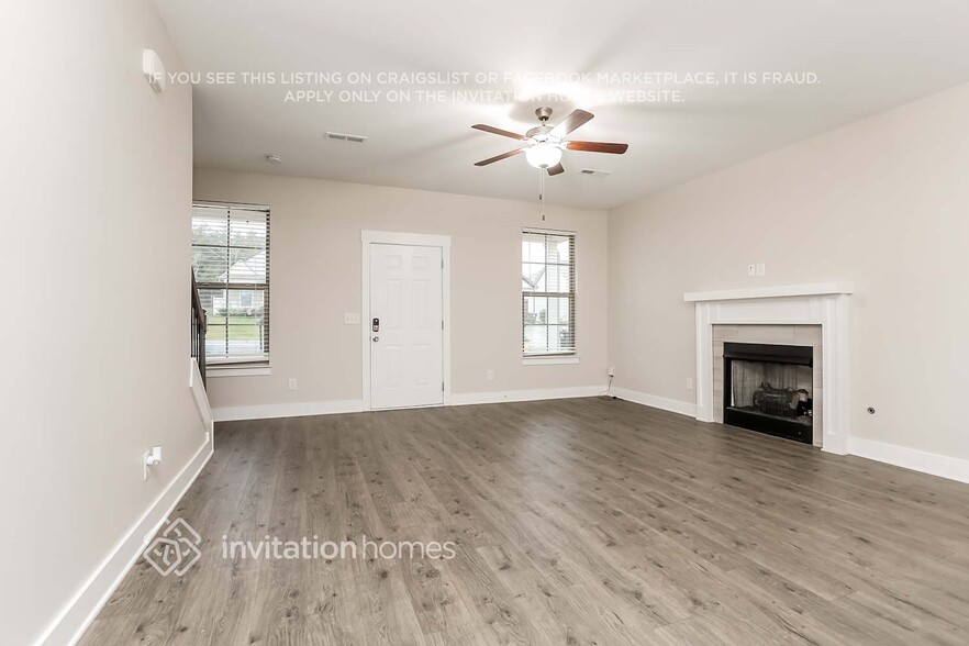 Building Photo - 517 Charity Ln