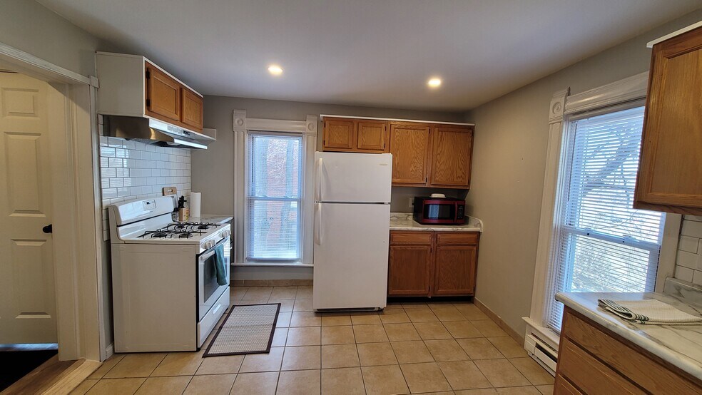 Building Photo - 125 Litchfield Ave SE