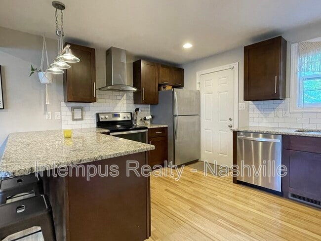 Building Photo - 120 Lucile St