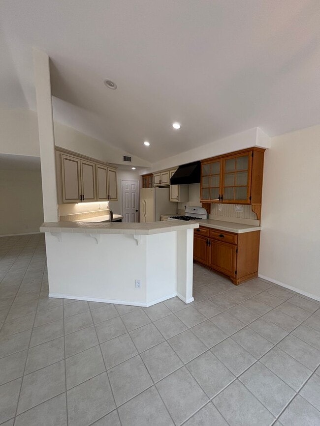 Building Photo - 2 Bedroom 2 Bathroom Condo Living in Great Community Located At West Village Of Singing Hills HOA.
