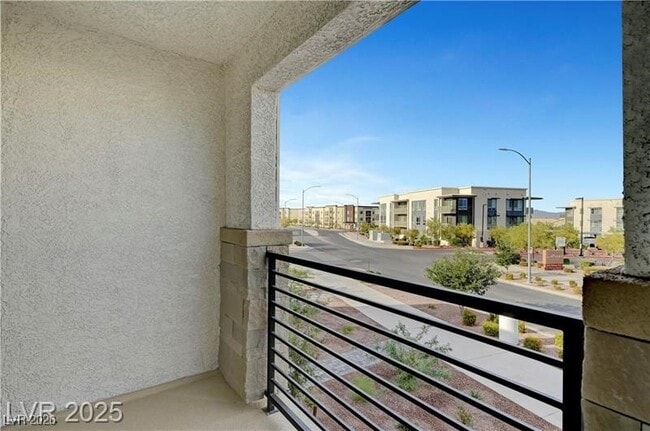 Building Photo - 1175 Heliodor Ave