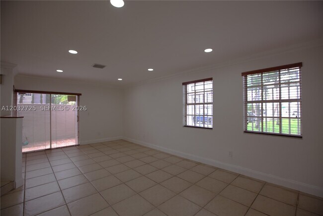 Building Photo - 6475 SW 129th Ave
