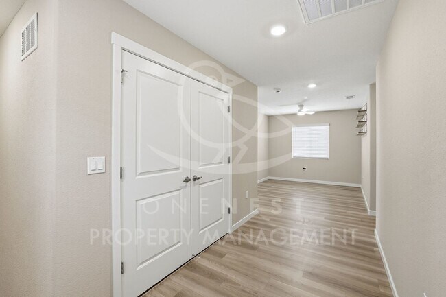 Building Photo - Practically Brand new | 3 bedroom 2.5 bathroom + loft