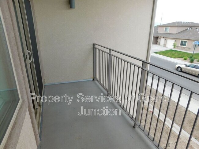 Building Photo - 662 Brookwillow Dr