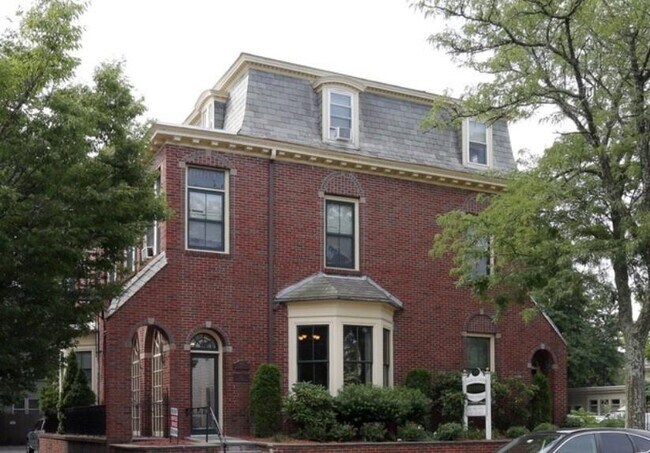 Primary Photo - 322 Broadway