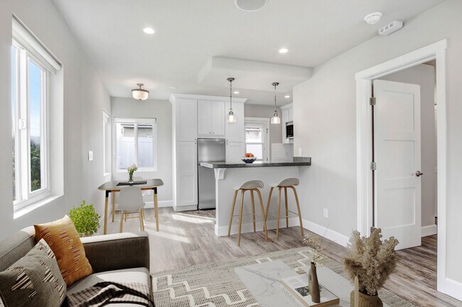 Building Photo - Burbank Commons