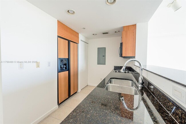 Building Photo - 325 S Biscayne Blvd