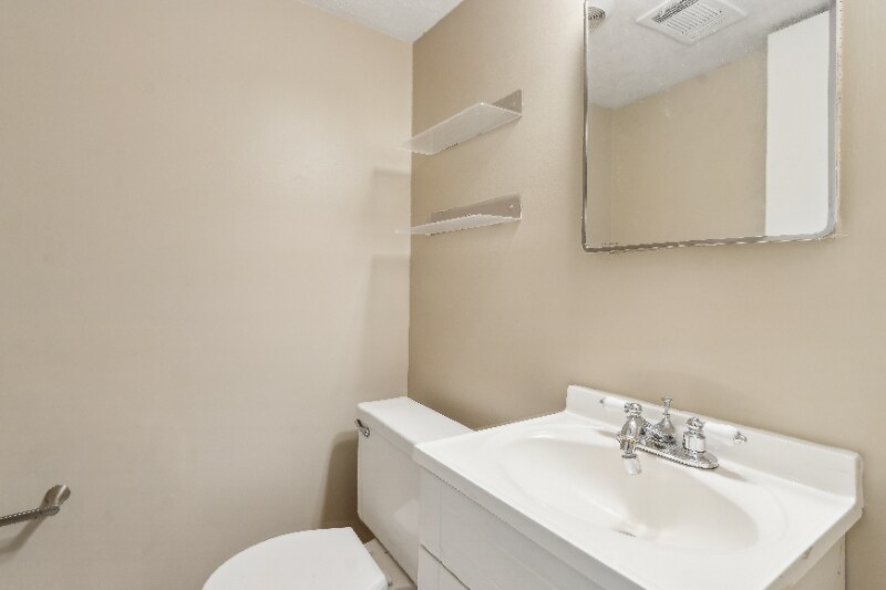 Building Photo - 120 Biscayne Dr NW