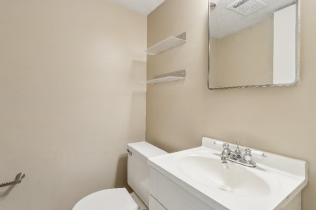 Building Photo - 120 Biscayne Dr NW