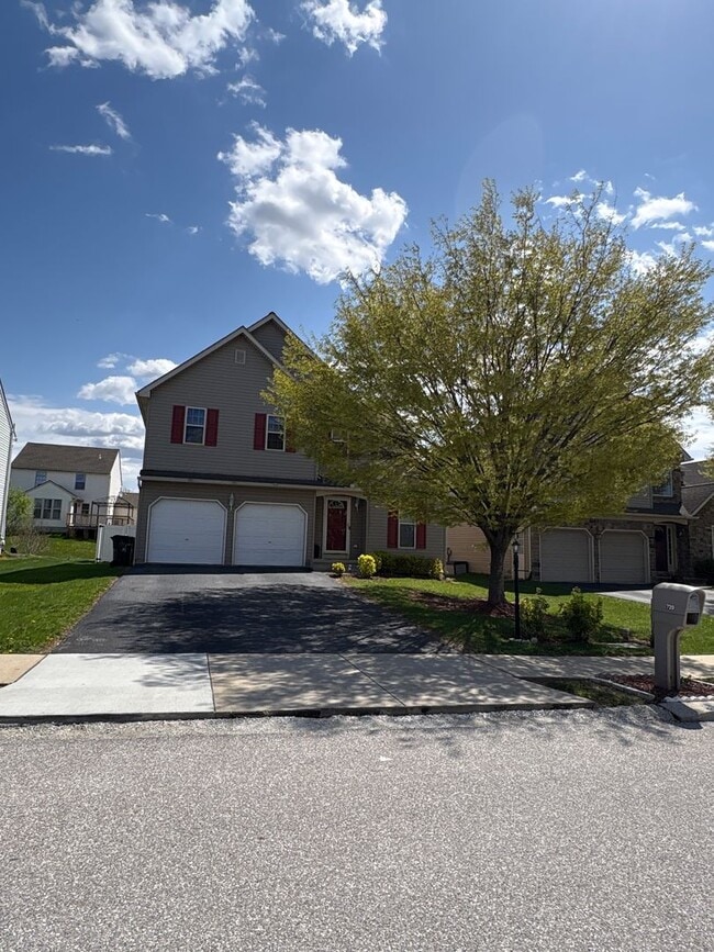 Building Photo - Video on Pictures! 4 Bed/2.5 Bath Colonial in Red Lion SD, Garage, Yard