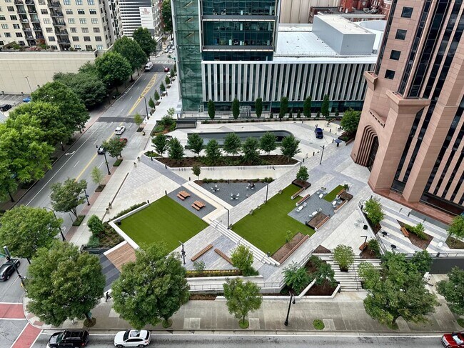 Building Photo - 620 Peachtree St NE