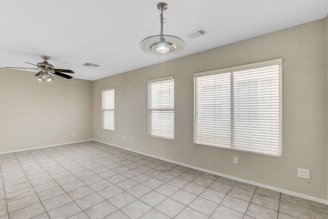 Building Photo - 2 Story 4 bedrooms 2.5 Bathrooms 2 car garage.