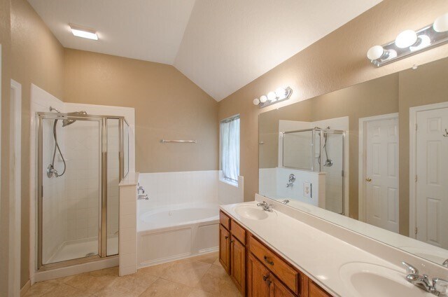 Building Photo - 21427 Willow Glade Dr