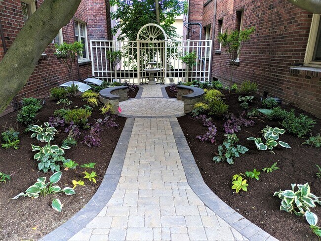 Building Photo - Olympic Arms/ Grayson Apartments