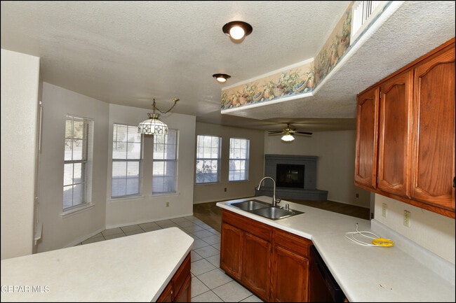 Building Photo - 6553 Brisa Del Mar Dr