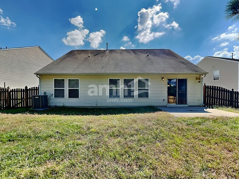 Building Photo - 10916 Thousand Oaks Dr