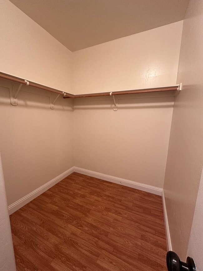 Building Photo - 615 New Zealand Dr