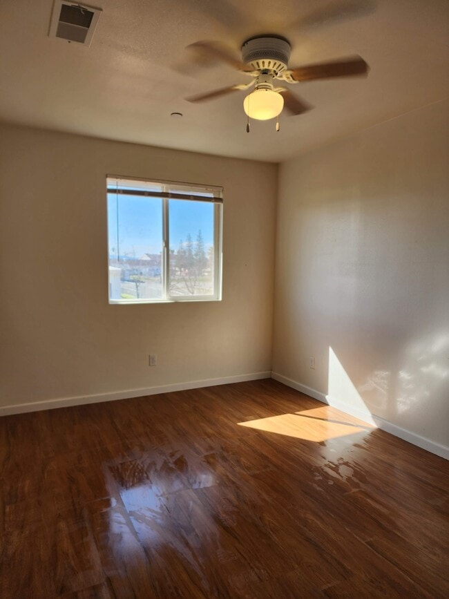 Building Photo - 150 Brookridge Dr