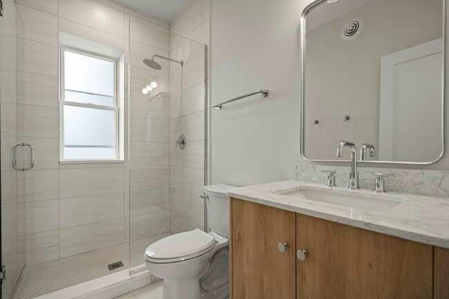 Building Photo - 432-436 S Maple Ave