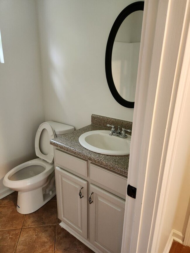 Building Photo - Newly Remodeled City of South Fulton Single Family