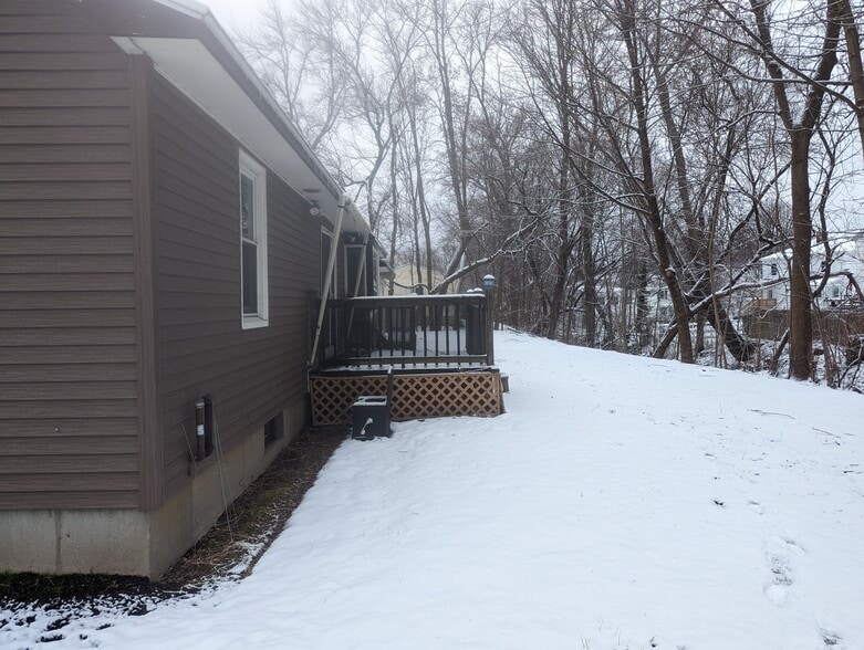 Building Photo - 212 Dewey St