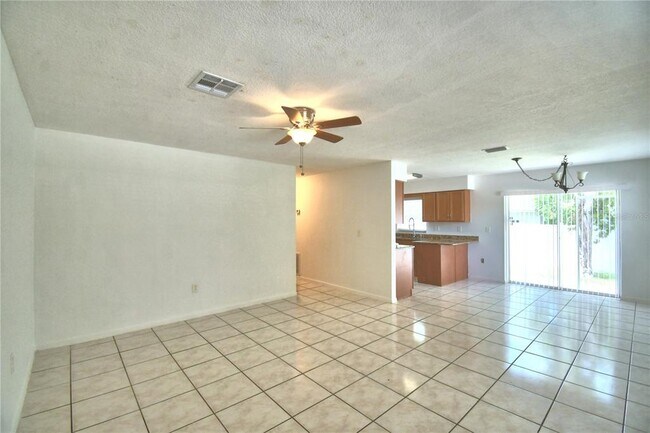 Building Photo - 914 Grape Ave