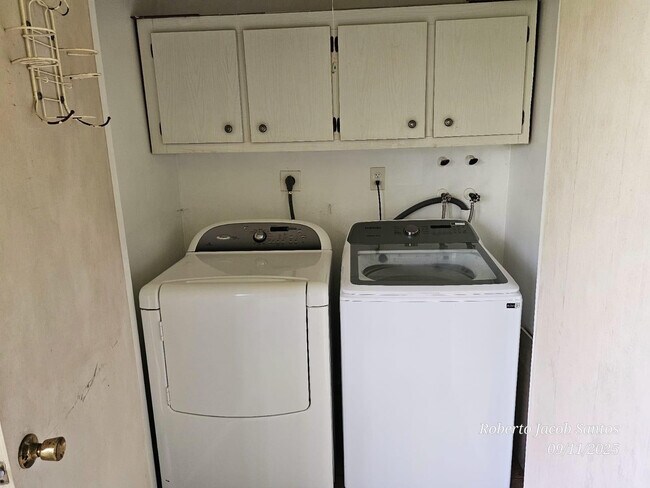 Building Photo - 23305 Barwood Ln N