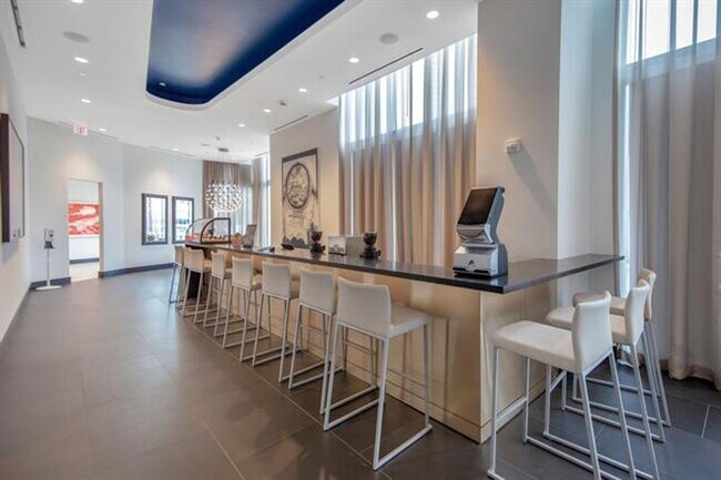 Building Photo - 851 NE 1st Ave