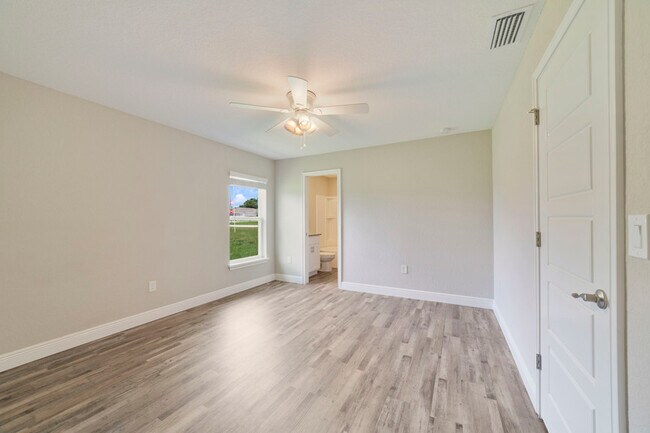 Building Photo - 4780 SW 95th Ln